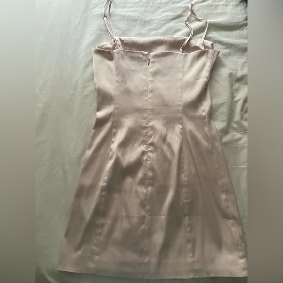 ARITZIA LIGHT PINK SATIN DRESS - Picture 3 of 4